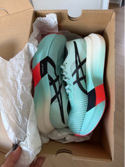 ASICS Metaspeed Sky Paris