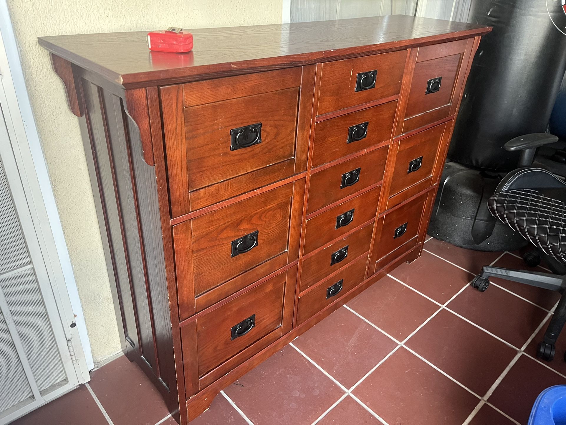 Dresser