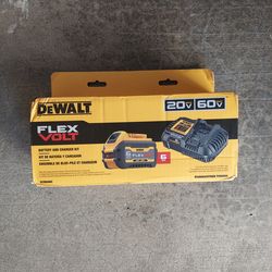 New Dewalt Starter Kit 6.0 with 6amp charger 20V 60V.
