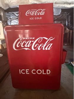 American Retro Coca-Cols Chest Cooler (Model AR-15003) - Beautiful Display/ Project Piece