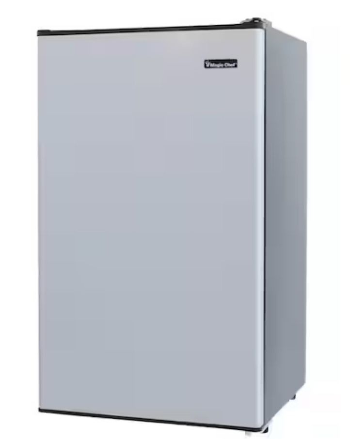 Magic Chef Small Personal Fridge