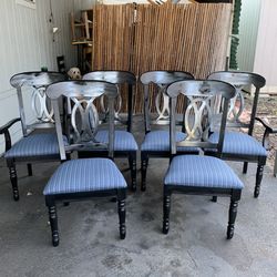 4 Sillas recién tapizadas casi nuevas