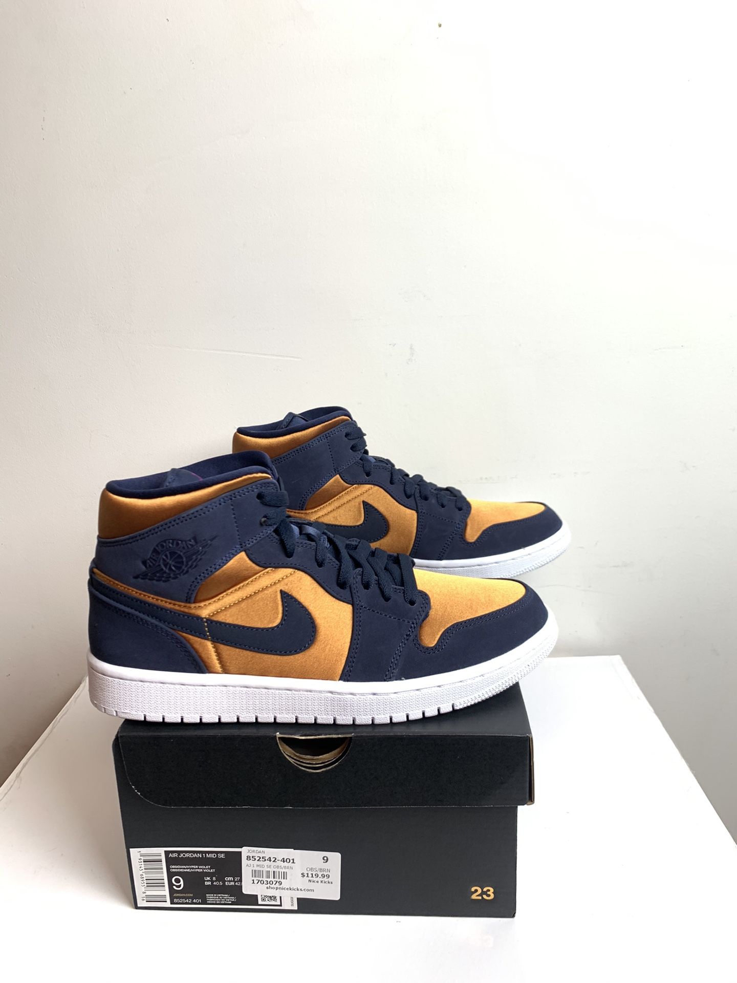 Jordan 1 mid Obsidian Desert Ochre Sz 9