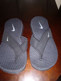 Kids Nike sandals size 2