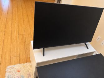 TCL 43 inches TV