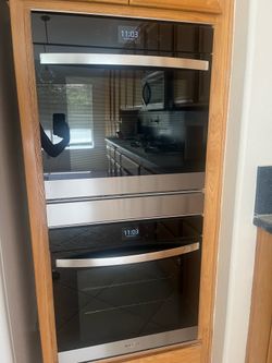 2024 Whirlpool Double Oven - Like New!