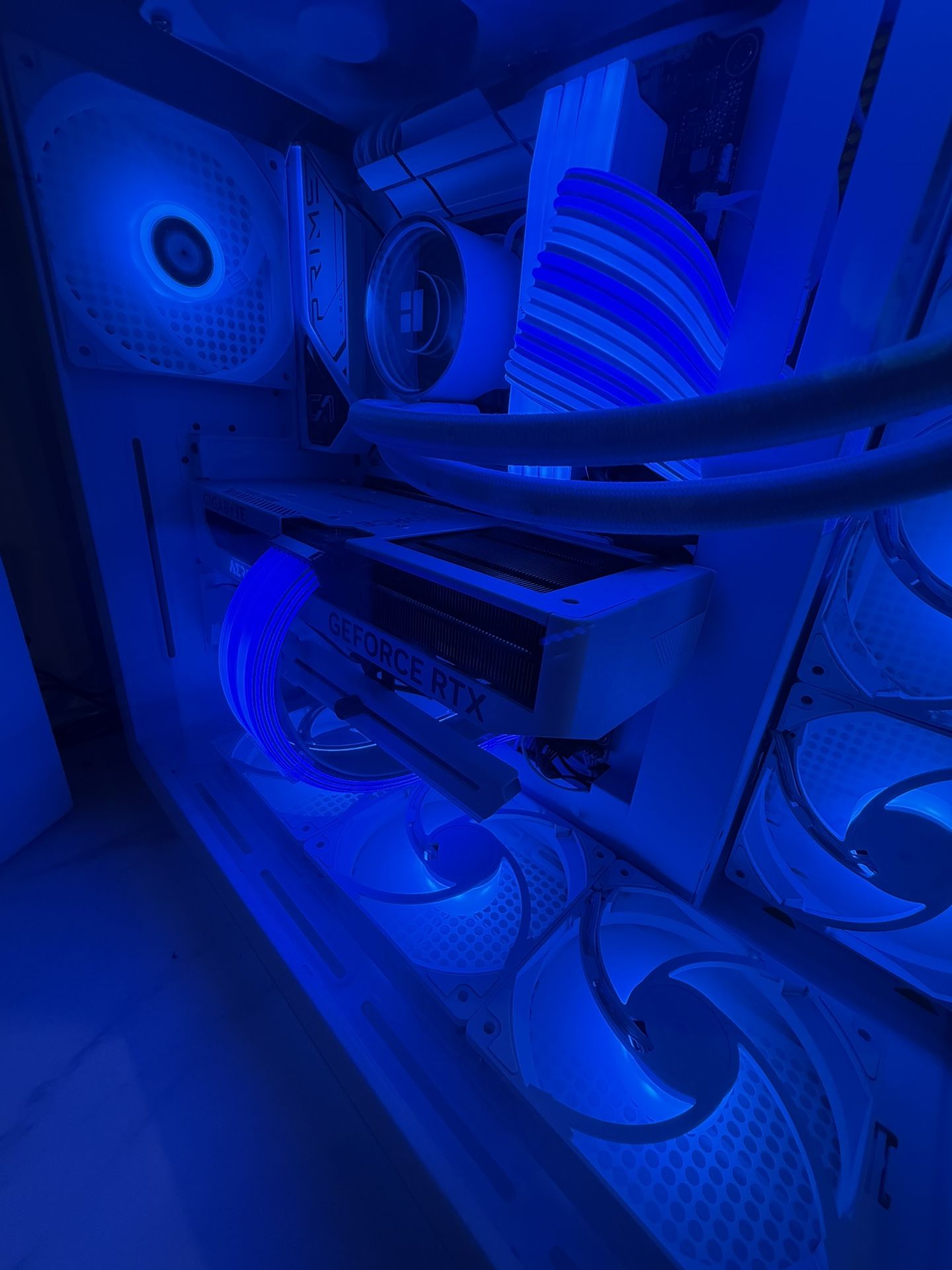 Nvidia Gigabyte Aero 4060ti 16gb  