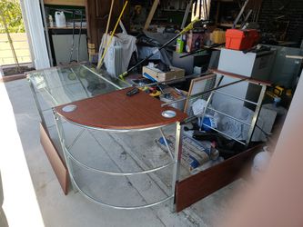 5' X 5' Office Desk