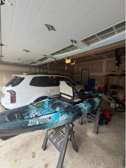Vibe 110 Sea Ghost Fishing Kayak w/ Accessories