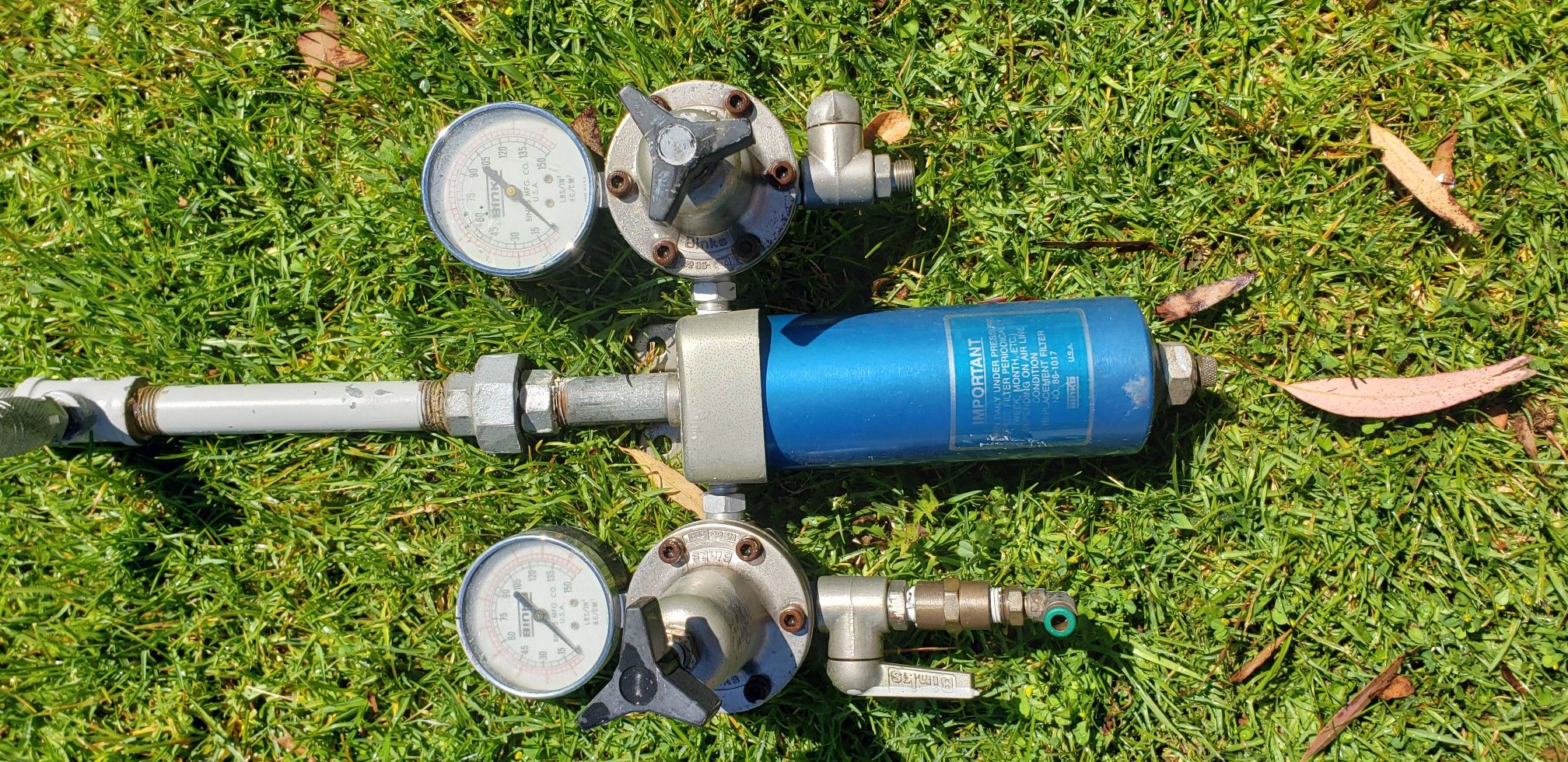 Binks Paint/Air Tool Manifold, Water Separator with Dual Regulators