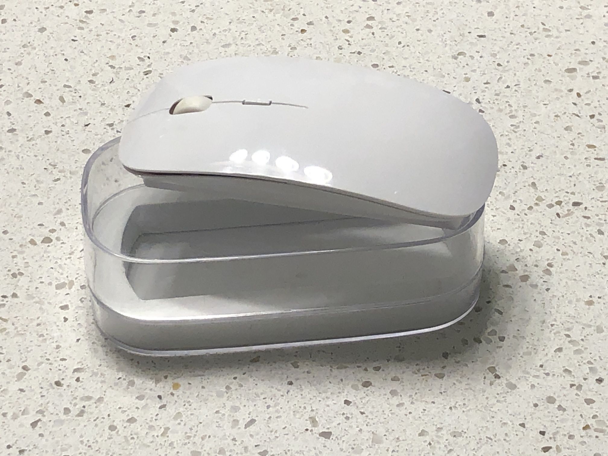 Wireless Mouse - Mighty Mouse Look-alike