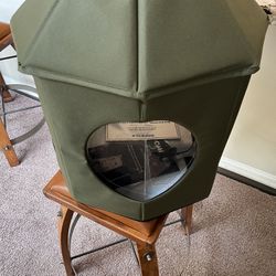 CAT Or SMALL DOG  HOUSE! Very Cool! HEATED Outdoor/Indoor Cat or small Dog House (NEW) Very Unique And Cats Love Them 