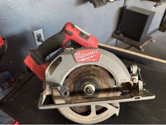 Milwaukee Fuel Circular Saw