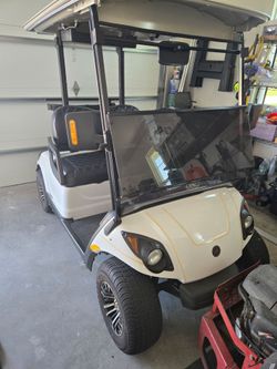 2013 Yamaha Gas 2 seater golf cart