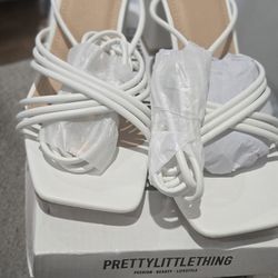 (New )Pretty littlething, Size 8 fits An 8.5 , White 