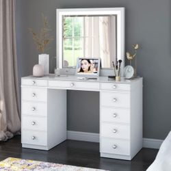 Tresanti Alexandra Vanity Table with LED Lighted Mirror New Scratch and Dent