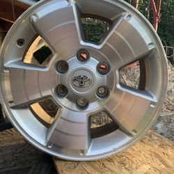 TOYOTA TACOMA 17” ALLOY WHEELS