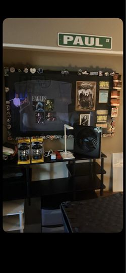 All music 🎶 lovers Amazing deal great condition framed in glass The Eagles 🦅 memeorbellie signed band tshirt signed program back stage passes and ti