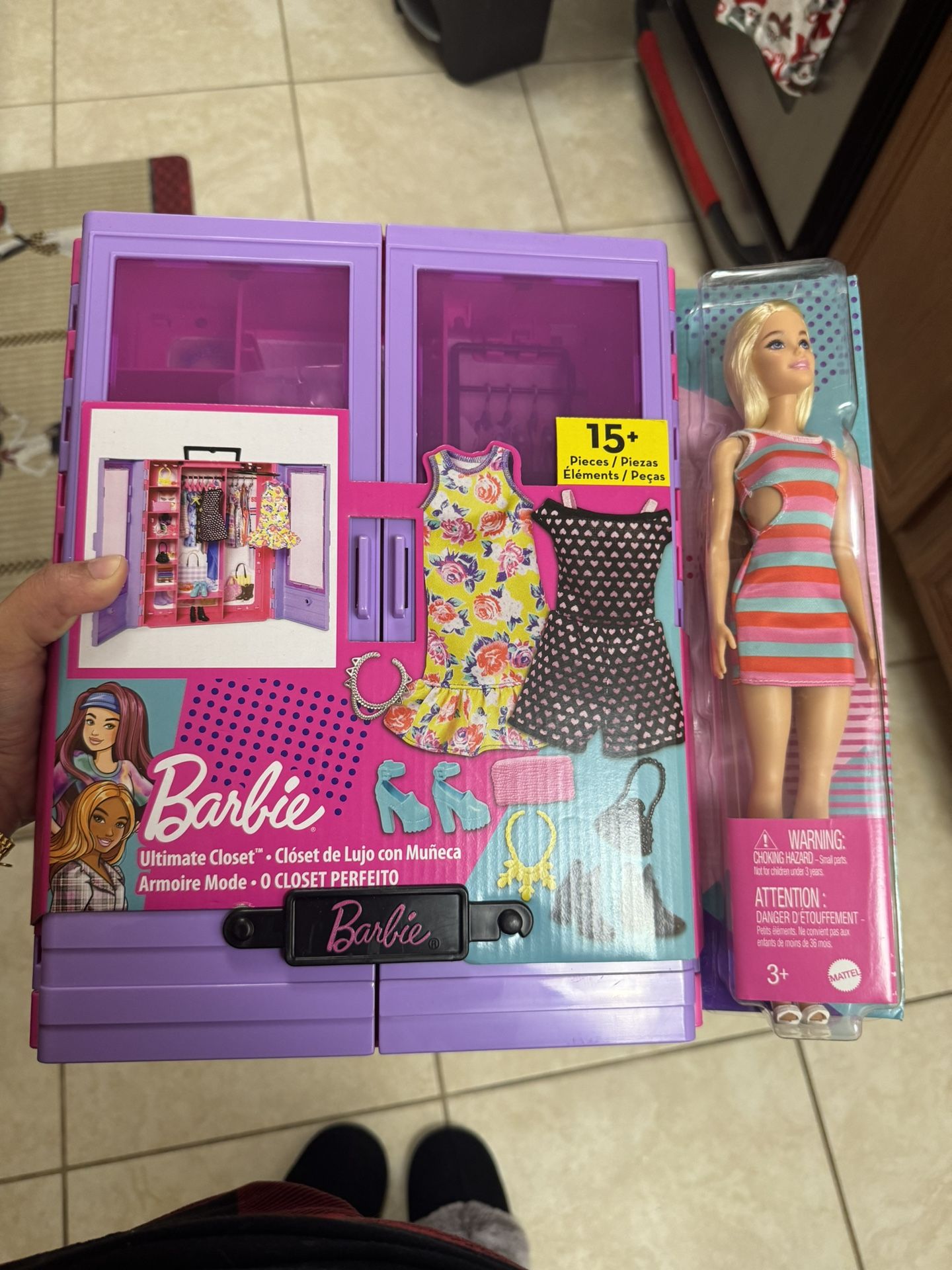 Barbie Doll & Playset, Fashionistas Ultimate Closet with Clothes (3 Outfits) & Fashion Accessories Including 6 Hangers