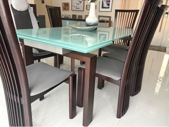 Dining table with 6 chairs