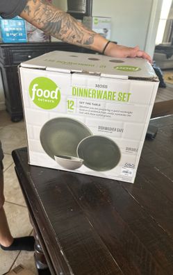 Dinnerware Set 