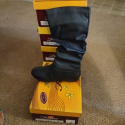 Black Boots  Sizes 5,6,6 1/2, 7
