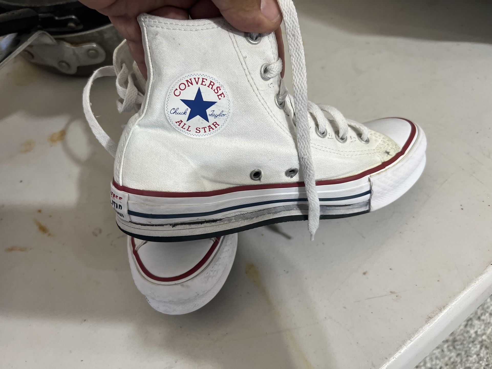 Converse high tops size 4