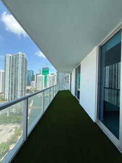Balcony artificial grass installation