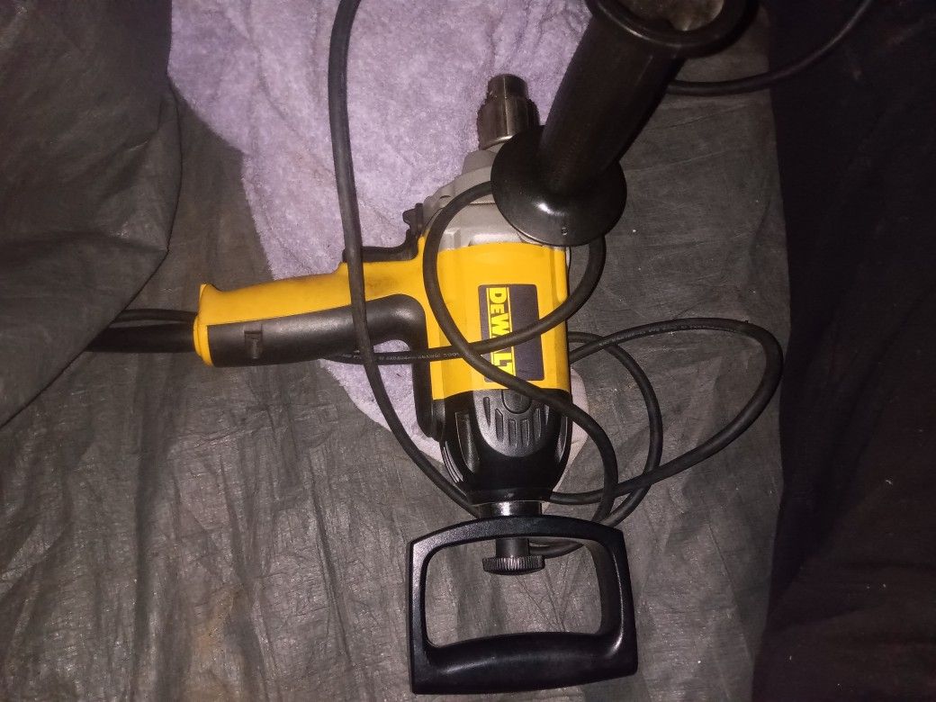 DeWalt 1/2" vsr drill 