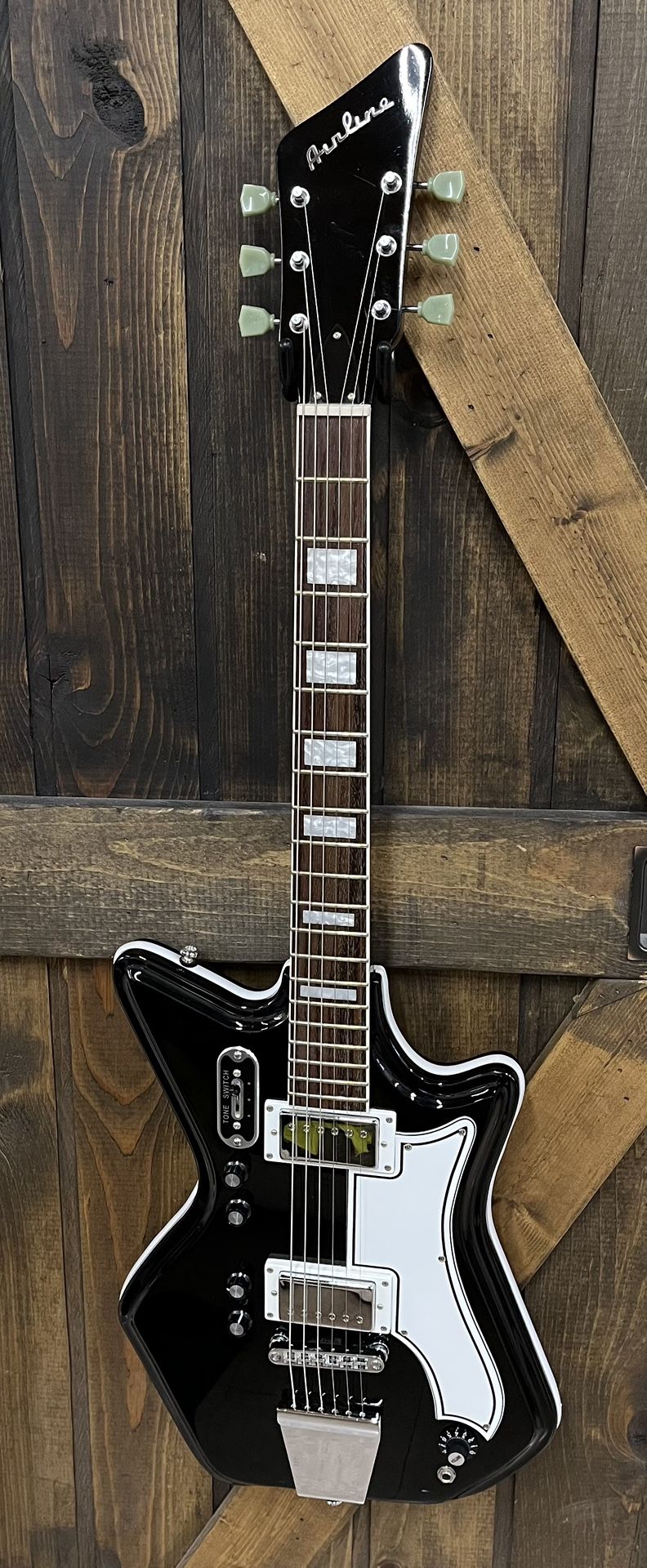 Airline Vintage Inspired Electric Guitar Jetsons ‘59 2P Black White *4313