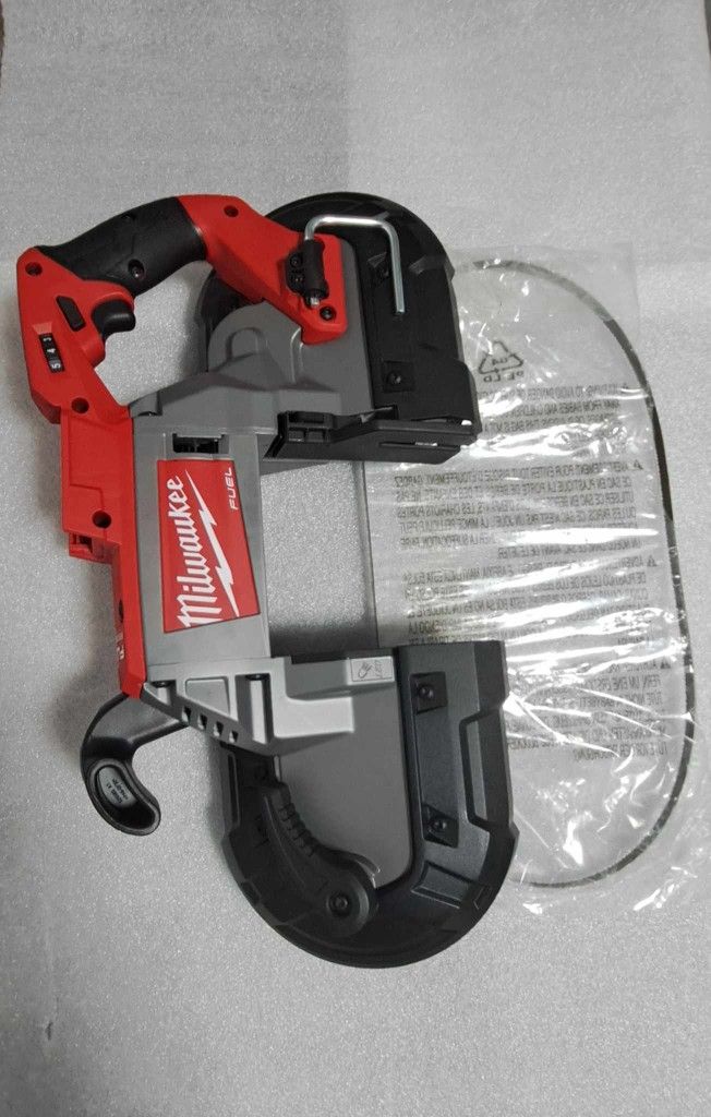 MILWAUKEE M18 FUEL BRUSHLESS CORDLESS DEEP CUT BAND SAW 
