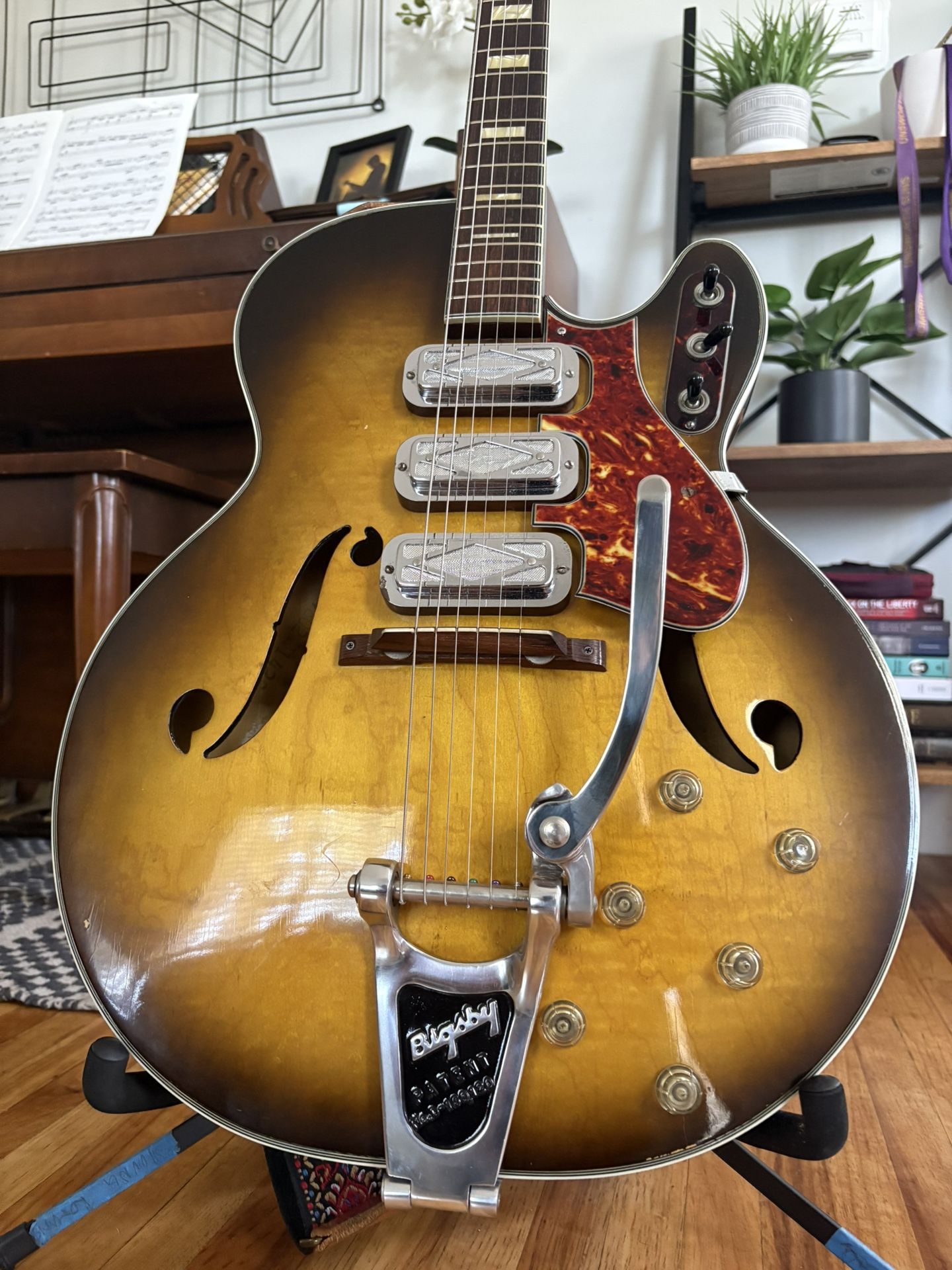 Silvertone 1429 with Bigsby ‘59