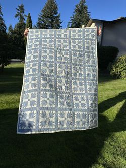 Handmade Bear Paw Block Pattern Hanging Quilt
