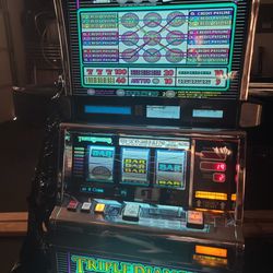 IGT Triple Diamond Slot Machine