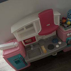 Little Tikes Play Kitchen 