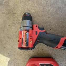 Milwaukee 12 V Drill