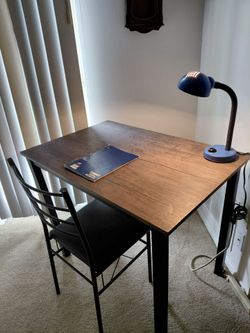 Student desk with chair $45 no counter offers NE Philly still available no delivery 36" W 30" H is still available