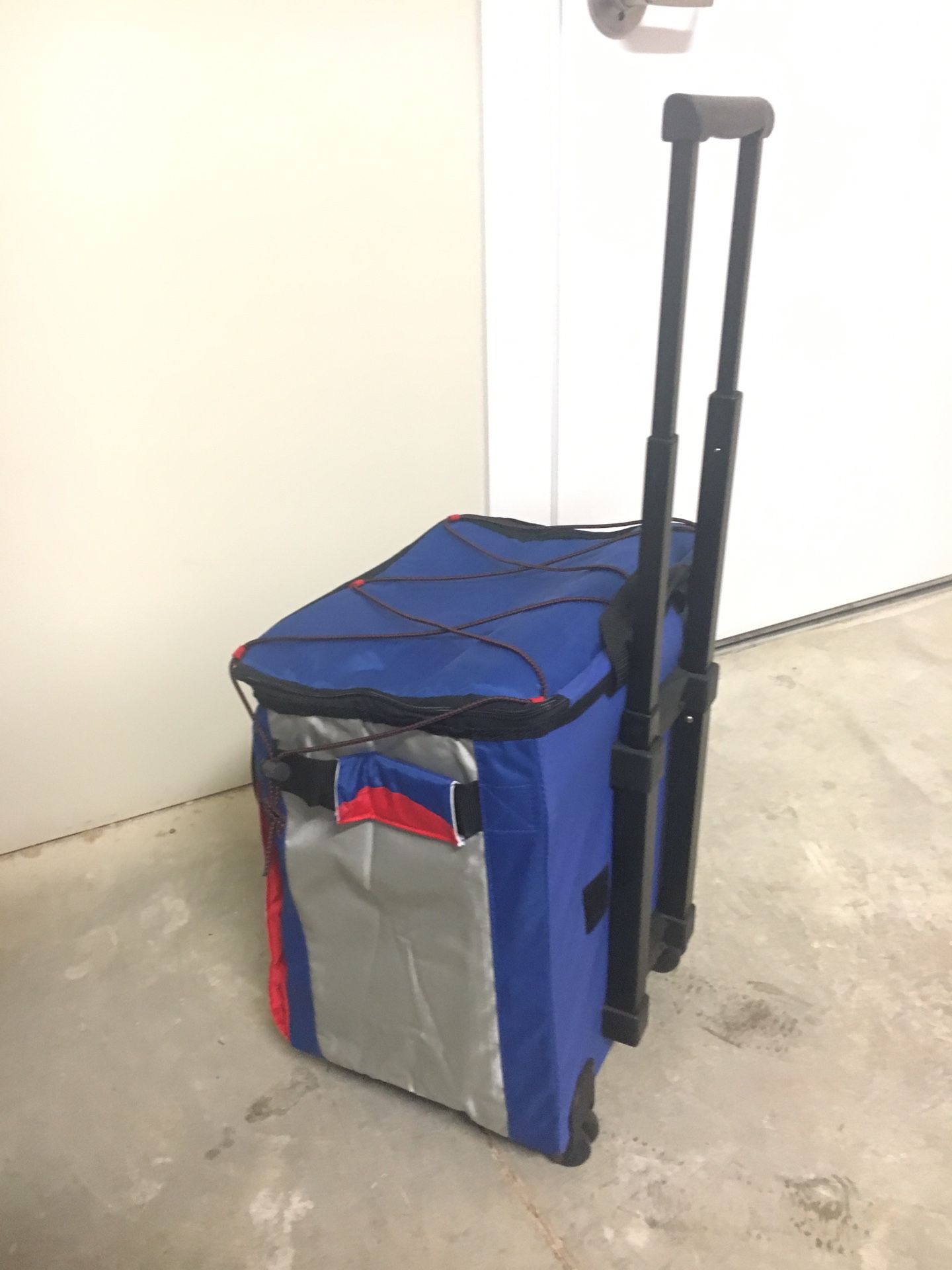Portable Cooler with Handle and Wheels