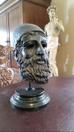 Face Statue