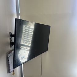 42’ VisionTV w/ wall Mount