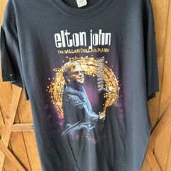 Elton John 2017 “The Million Dollar Piano” with tag never worn XL