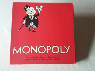 Monopoly Game in Spanish; Full Size in Half The Space