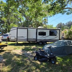 2015 Keystone hideout 30 Foot Rv Camper Trailer