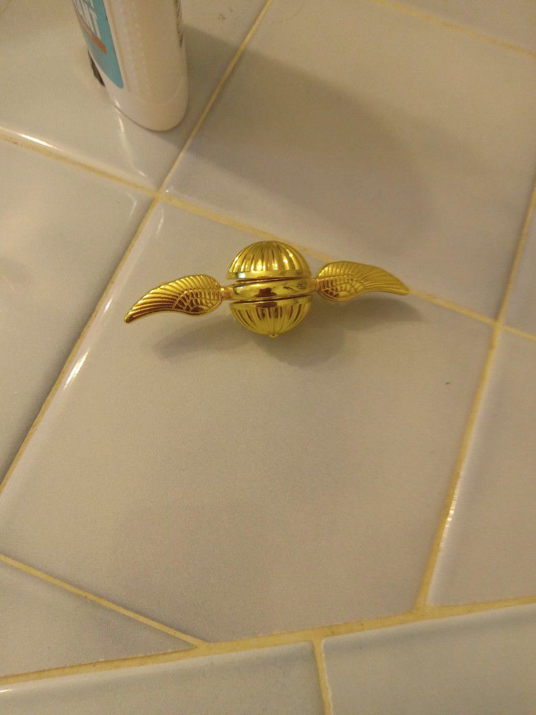 Harry Potter  2 Flying Snitch