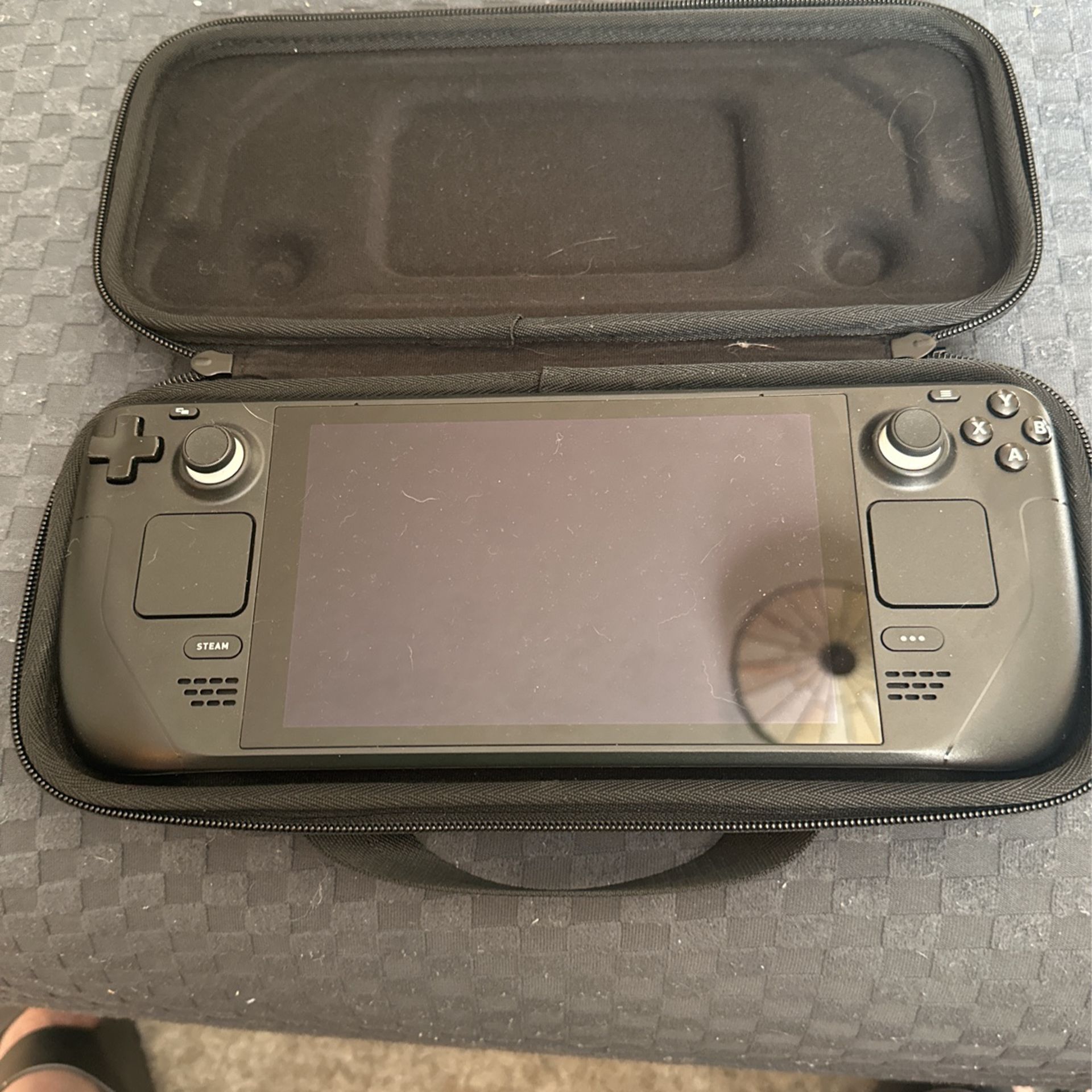 Valve Steam Deck 1TB Handheld Gaming Console with Carrying case, 1280 x 800 LCD Display