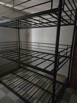 Triple Bunk Bed Twin over Twin over Twin, Convertible 3-in-1 Detachable Bed Frame
