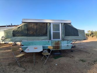 Pop up camping trailer