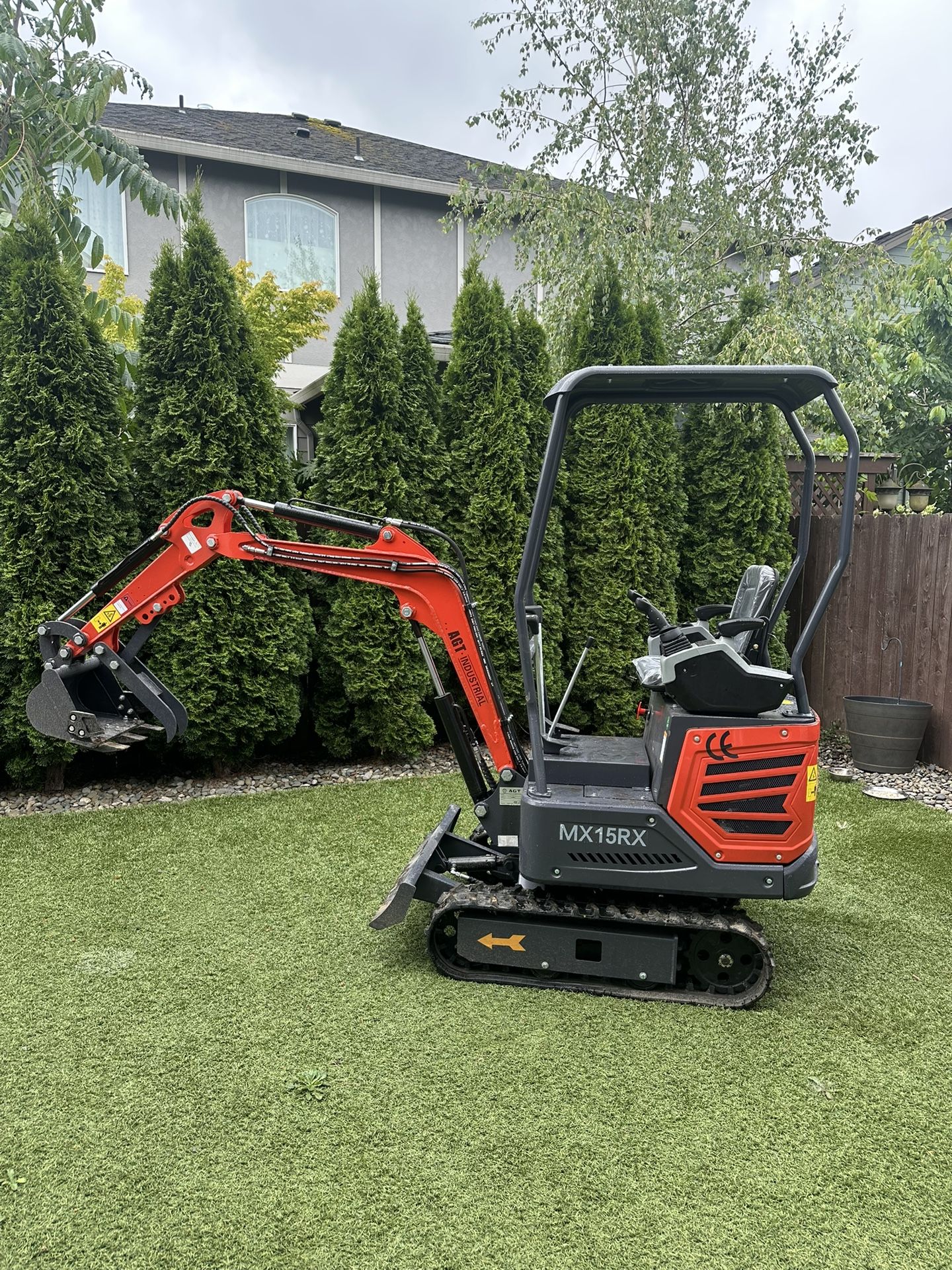 *BRAND-NEW* 2025 AGT MX15R Hydraulic Excavator