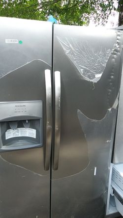 New scratch and dent refrigerator