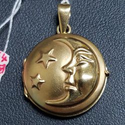 18k Yellow Gold Moon And Star Locket With Two Windows 25x35mm In Size 